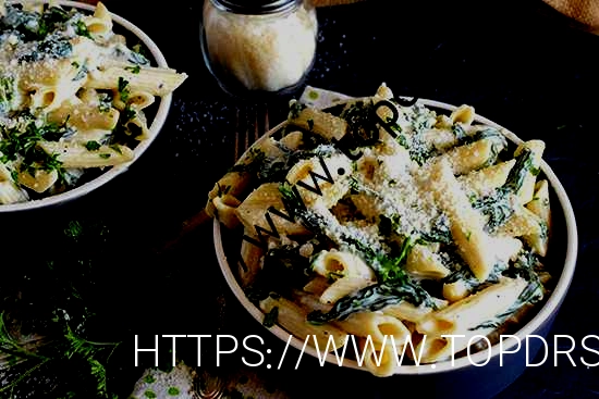 طرز تهیه سالاد پنه مرغ با سس آلفردو: